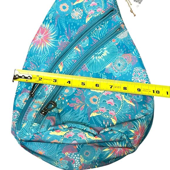 NWT Sakroots On The Go Large Sling Backpack Cross - Teal Blue Sea Turtle Anemone - Picture 9 of 11